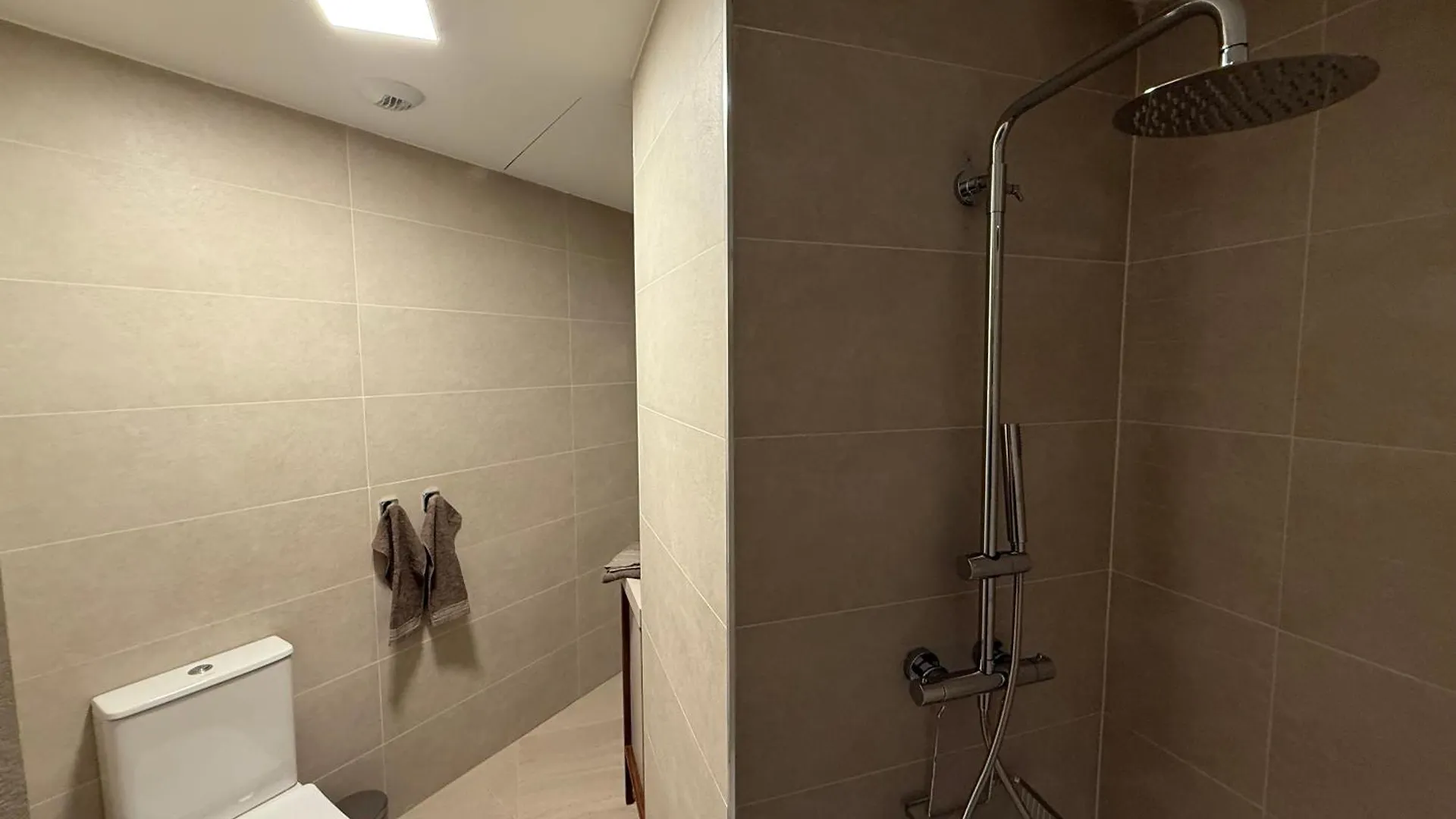 H2M Postigo Duplex Terrace 2 Bathrooms, Smart Tv, Oven Malaga 0*,