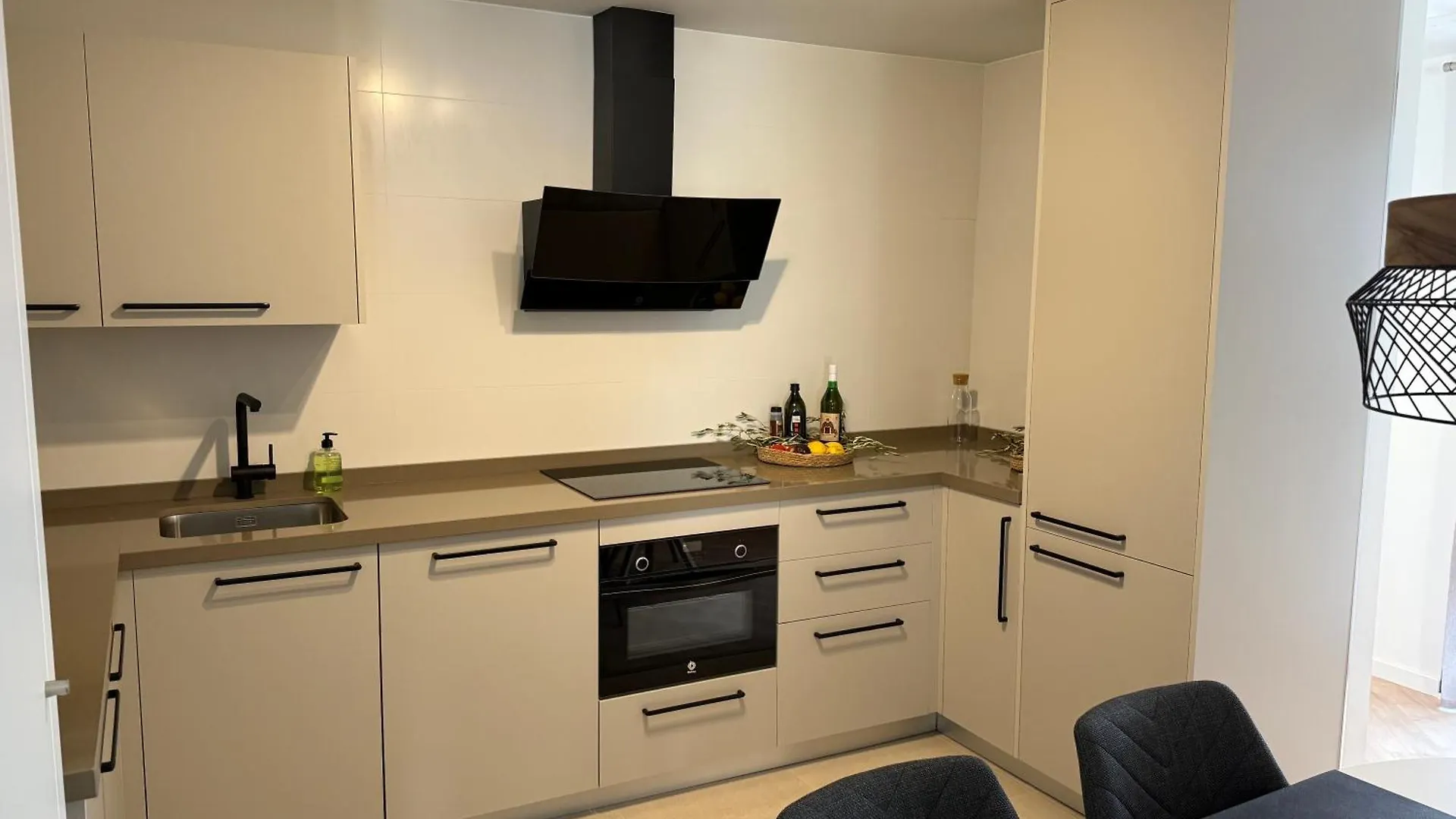H2M Postigo Duplex Terrace 2 Bathrooms, Smart Tv, Oven Malaga Spain