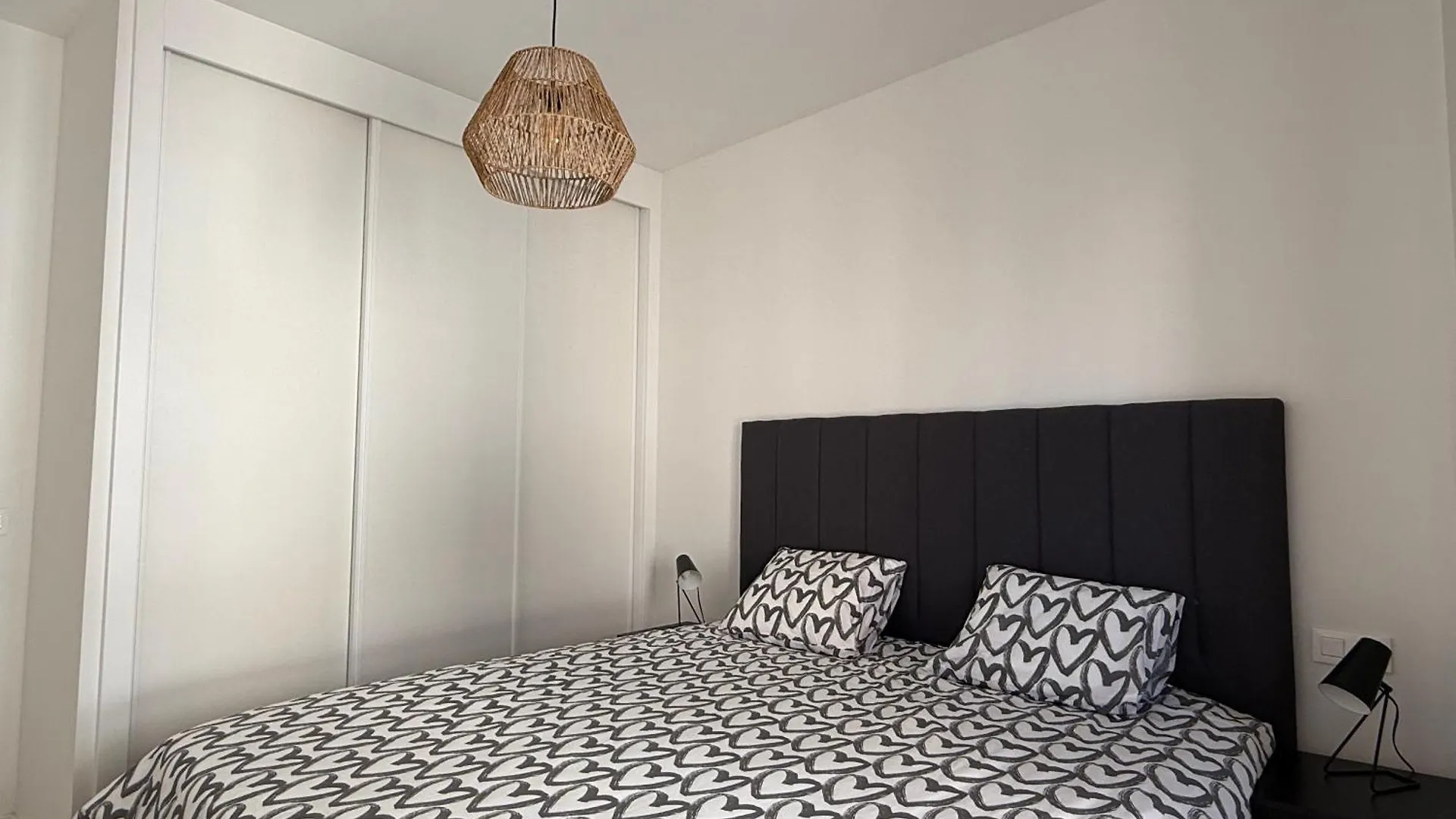 H2M Postigo Duplex Terrace 2 Bathrooms, Smart Tv, Oven Malaga 0*,  Spain